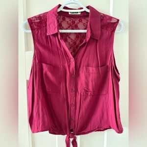 Garage Sleeveless Lace Button-Up Blouse